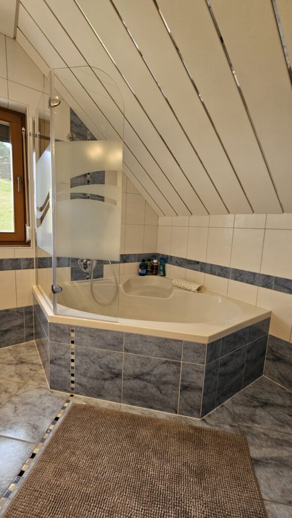 Badewanne in der Ferienwohnung Landquartier Moik